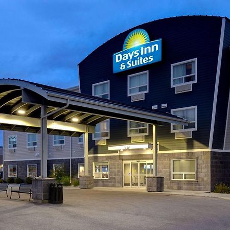 Days Inn & Suites By Wyndham Warman Exterior photo