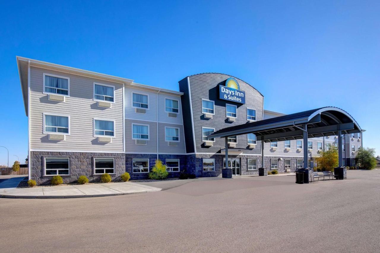 Days Inn & Suites By Wyndham Warman Exterior photo